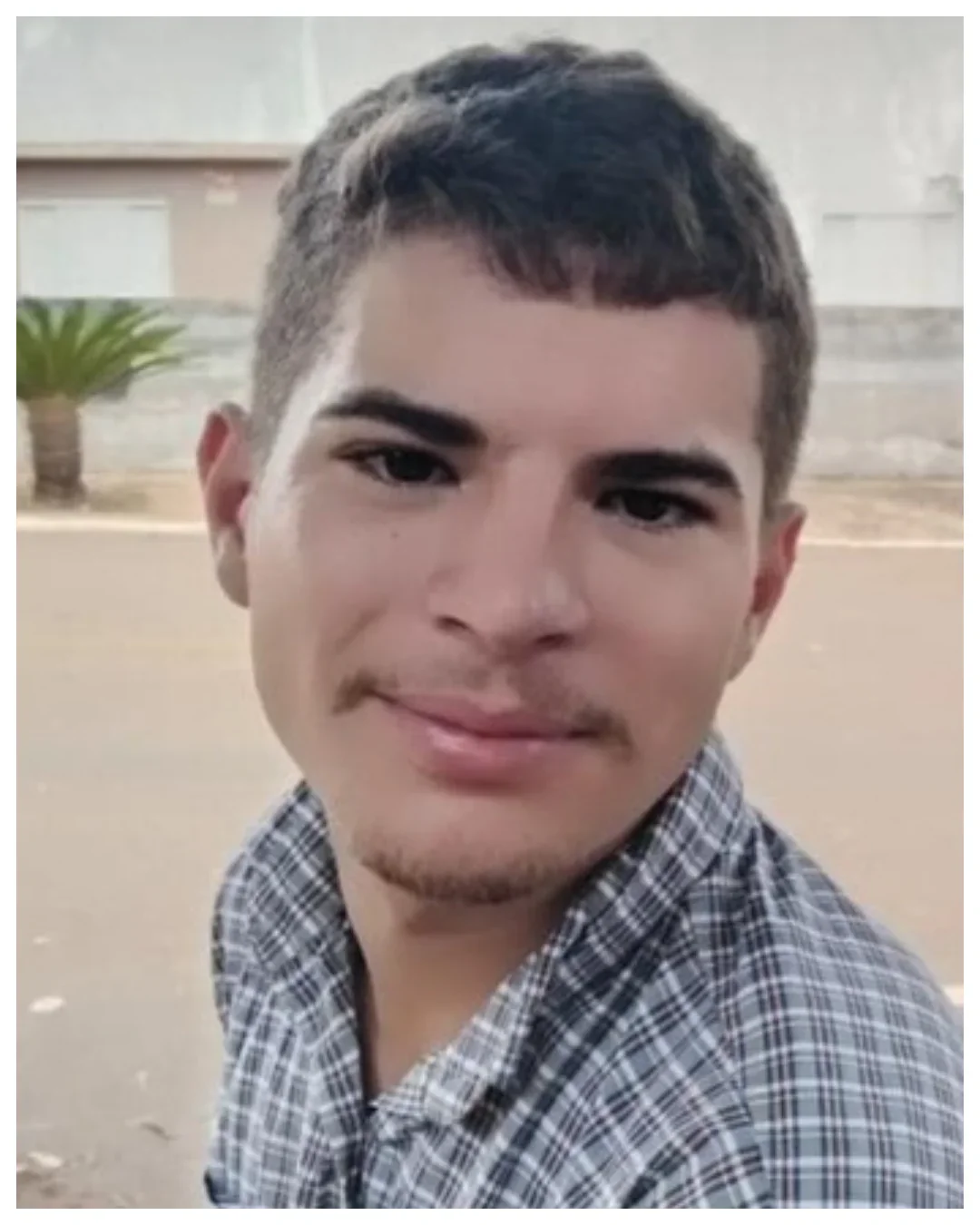 Desaparecido há três dias, jovem é encontrado vivo e preso às ferragens de carro capotado na MT-459
