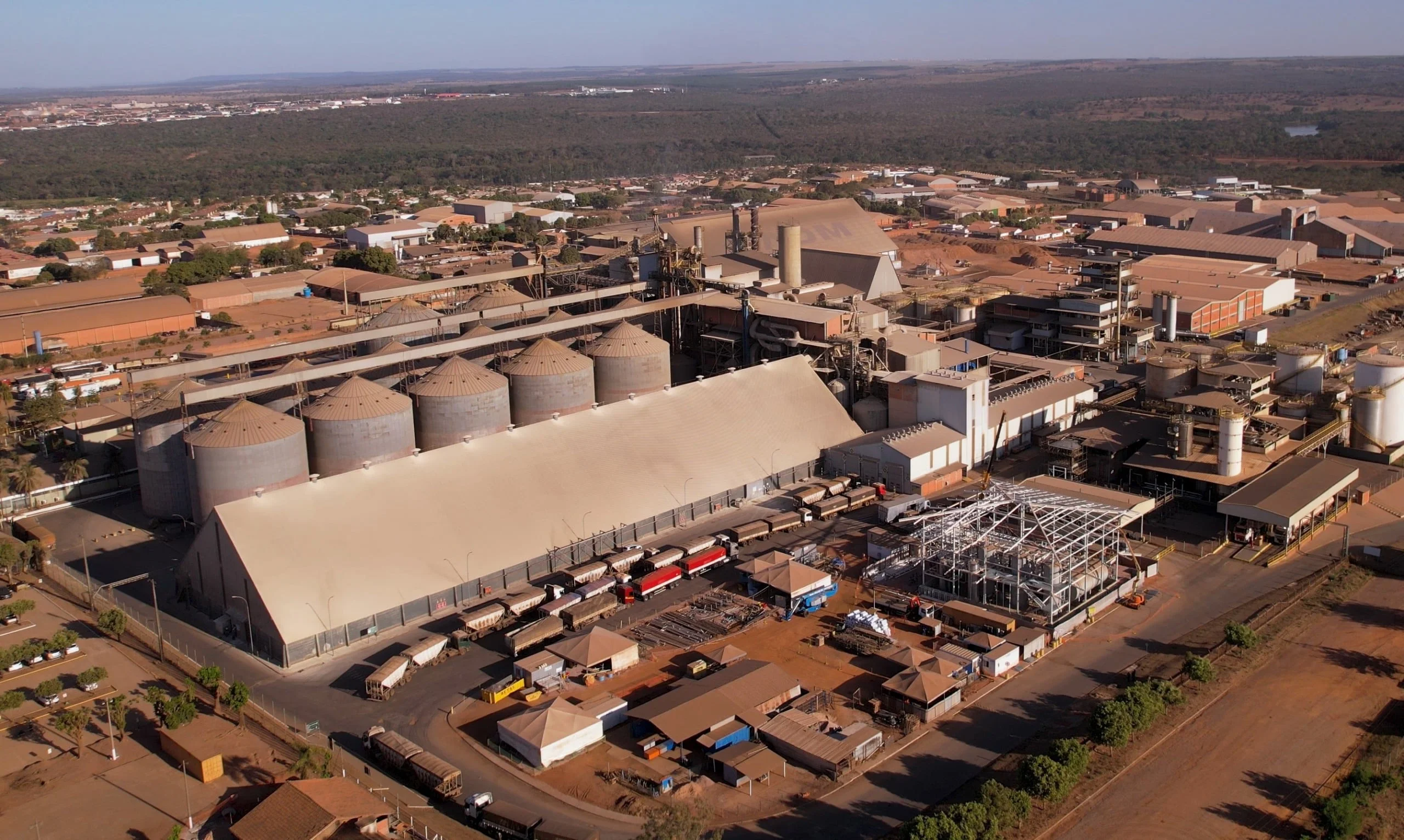 ADM quer dobrar produtividade no transporte de farelo em Rondonópolis